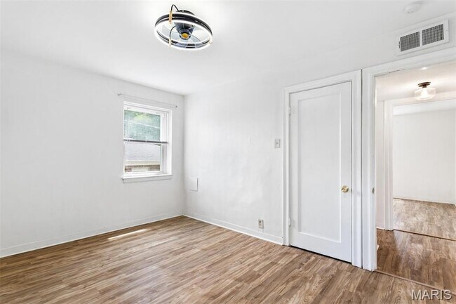 Building Photo - 1076 Wilshire Ave