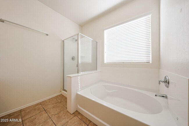 Building Photo - 45449 Alamendras St