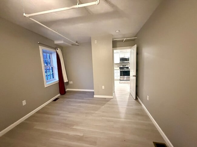 Building Photo - 10 Leyden St