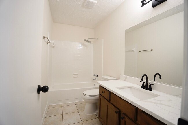 Building Photo - 3403 Honey Creek Dr