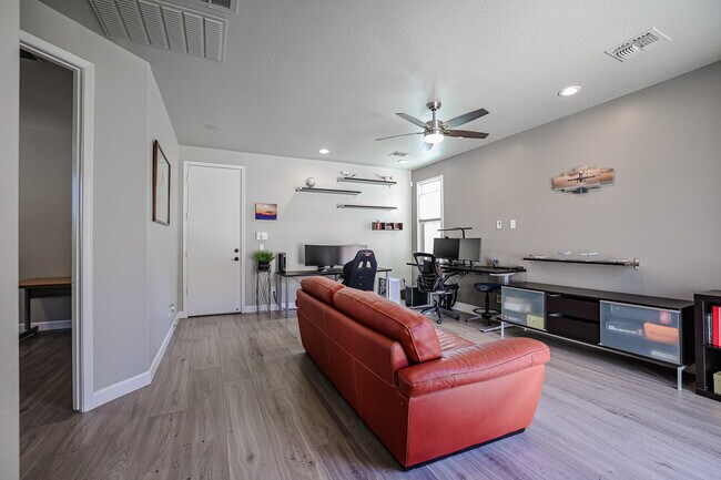 Building Photo - 15626 W Campbell Ave