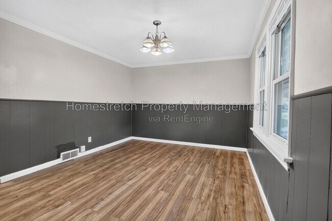 Building Photo - 575 Glorose Dr