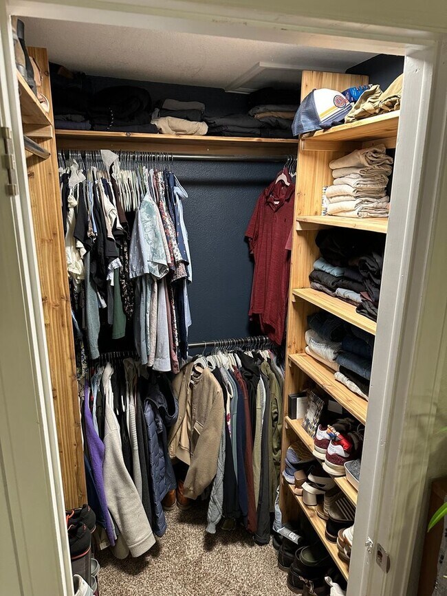 Building Photo - Downtown Loveland Home with Garage and Spa...