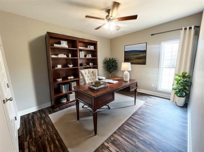 Building Photo - 207 Silverthorn Dr