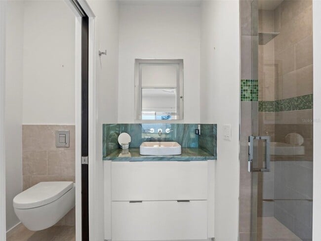 Building Photo - 1021 Temple Grove Pl