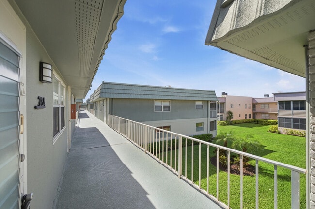 Building Photo - 284 Flanders F