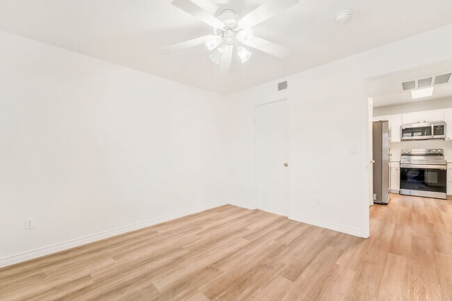 Building Photo - 2300 E Silverado Ranch Blvd