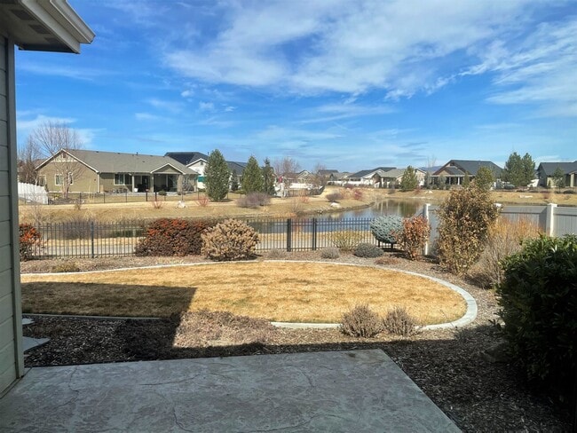 Building Photo - Beautiful 2 bed, 2 bath home with office/3rd bedroom in Eagle just off State and Linder in the Pr...