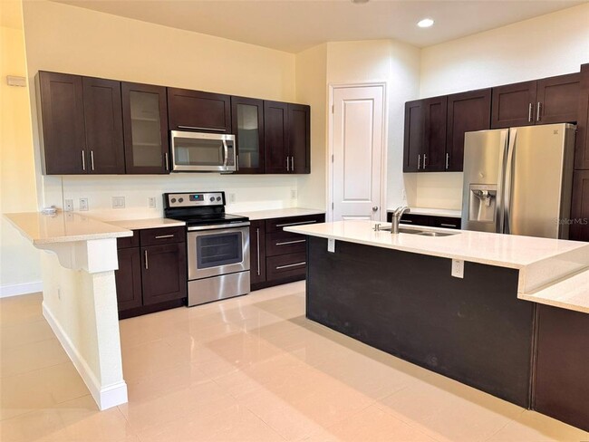 Building Photo - 8227 Vineland Oaks Blvd