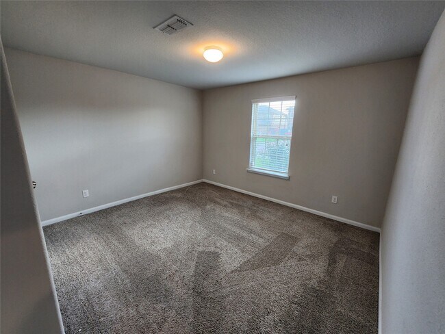 Building Photo - 1310 Central Heights Dr