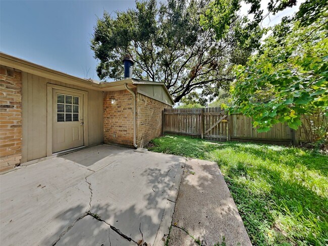 Building Photo - 22703 Post Gate Dr