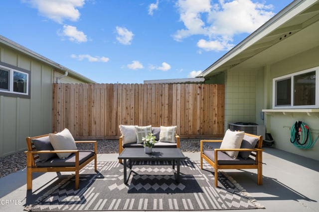 Building Photo - 66 W Garden Green