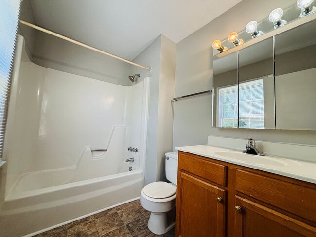 Building Photo - 2712 Wellesley Ct