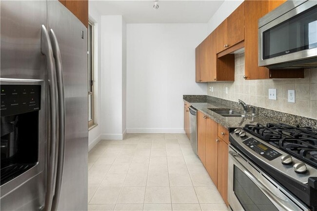 Building Photo - 2626 Peachtree Rd NW