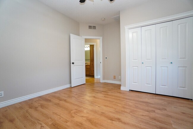 Building Photo - 2511 W Teano Dr