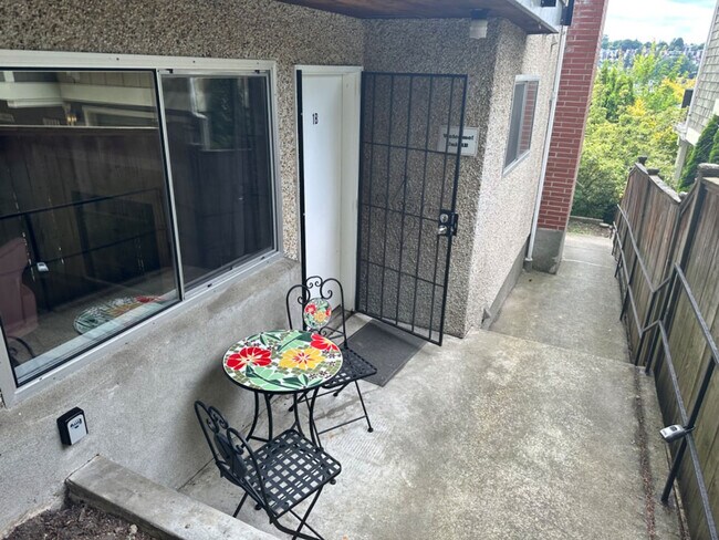 Building Photo - 3202 15th Ave W