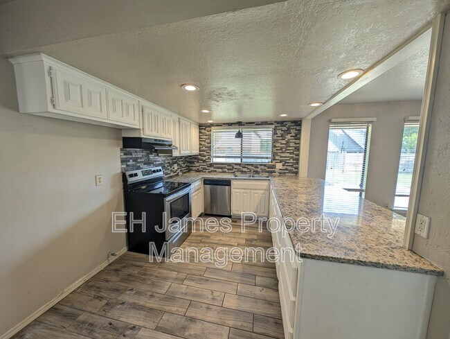 Building Photo - 8440 E 64th Pl