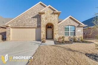 Building Photo - Exceptional 1-Story Home in a Peaceful Com...