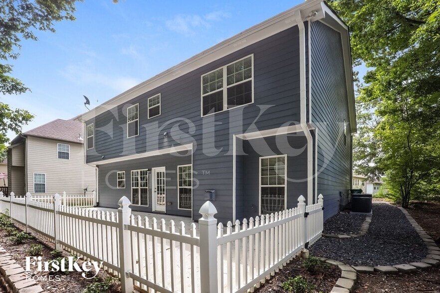 Building Photo - 3673 Talonega Trail