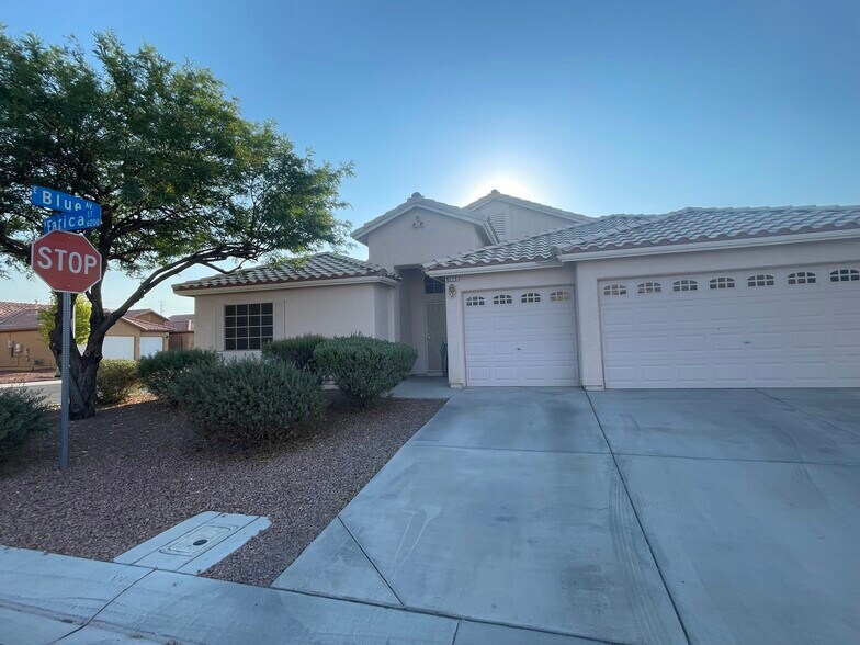 Primary Photo - 6228 Farica St