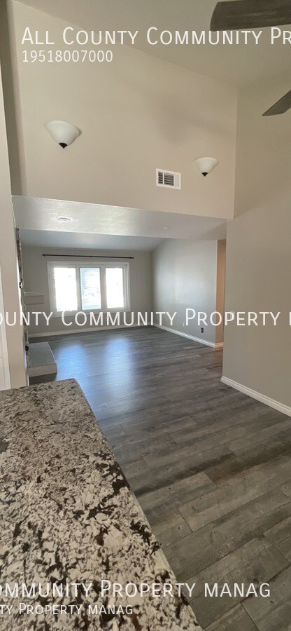 Building Photo - 42566 Escolacata Dr