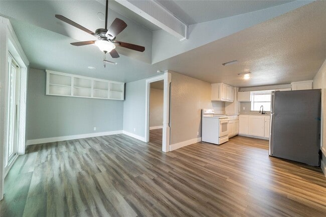 Building Photo - RARE RENTAL OPPORTUNITY ACROSS FROM LAKE WORTH