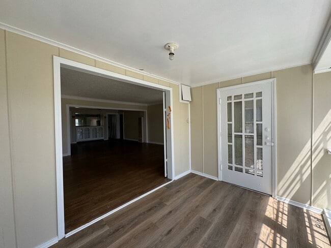Building Photo - 4817 6th Ave