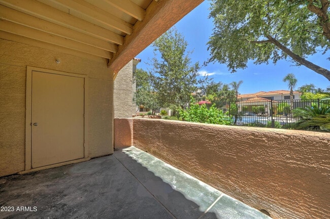 Building Photo - 9990 N Scottsdale Rd