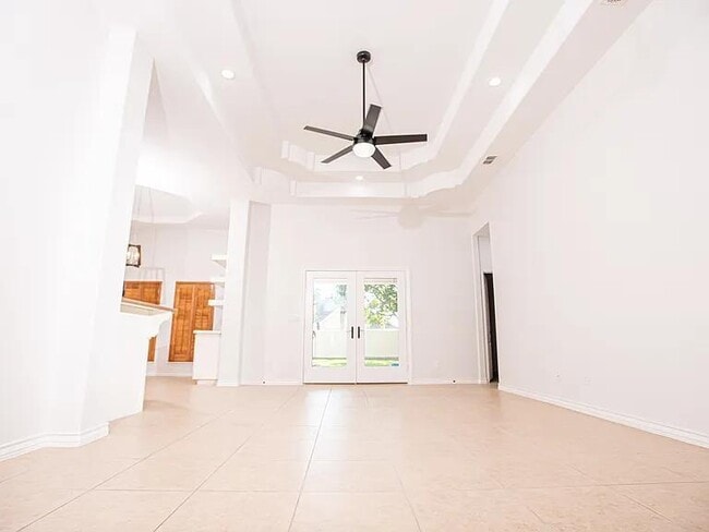 Building Photo - 1616 Sebastian Dr