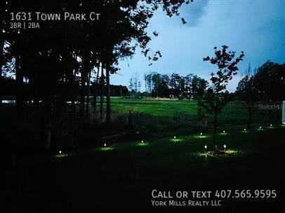 Building Photo - 1631 Town Park Ct