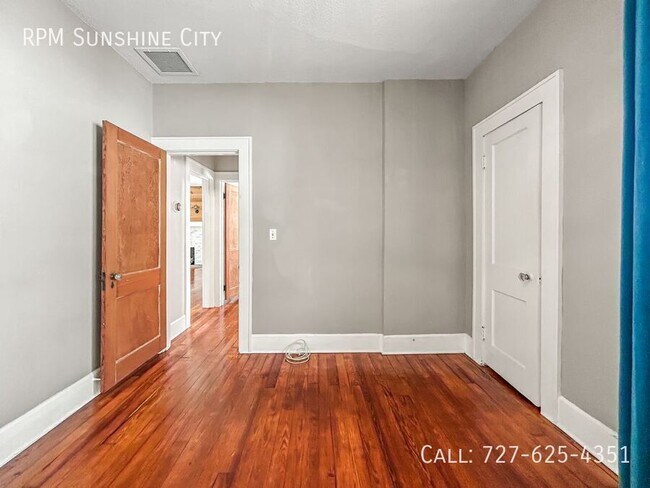 Building Photo - 748 32nd Ave N