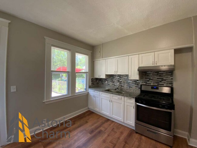 Building Photo - 3 Bedroom 1.5 Bath Baltimore Home with Finished Basement and Fenced Yard