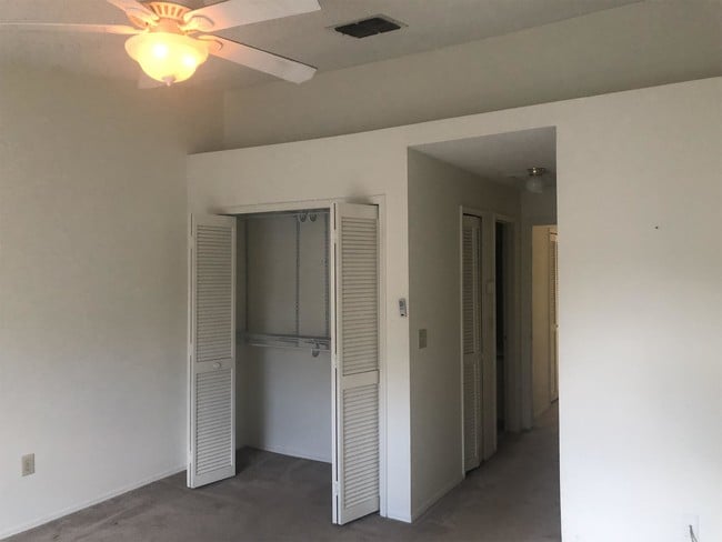 Building Photo - 3375 Fox Hunt Dr
