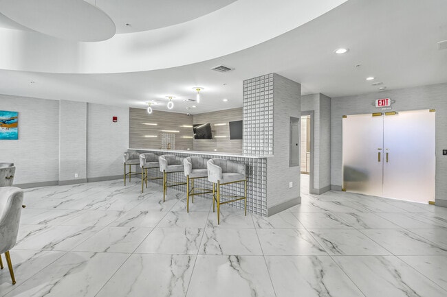 Building Photo - 5200 N Ocean Dr