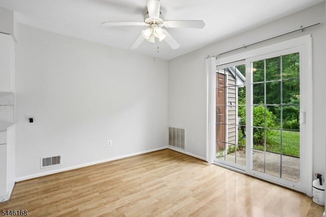 Building Photo - 85 Laurelwood Ct