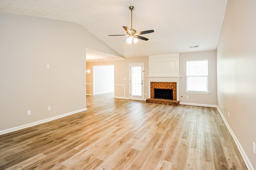 Building Photo - 2816 Golden Club Bend