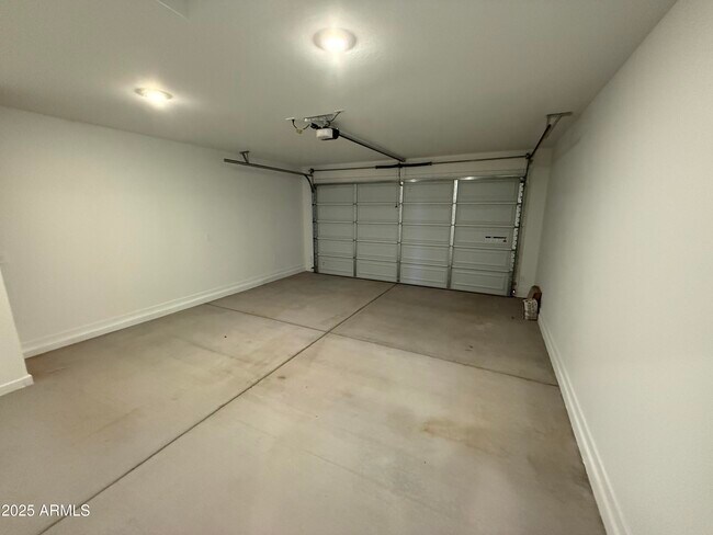 Building Photo - 7433 E Cozy Cottage Ln