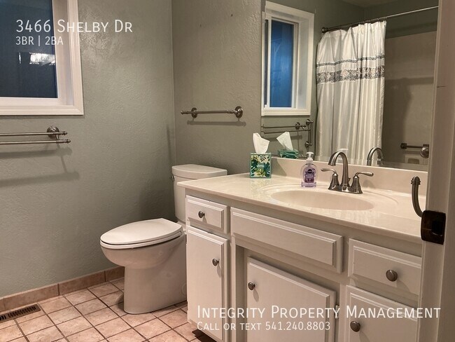 Building Photo - 3466 Shelby Dr