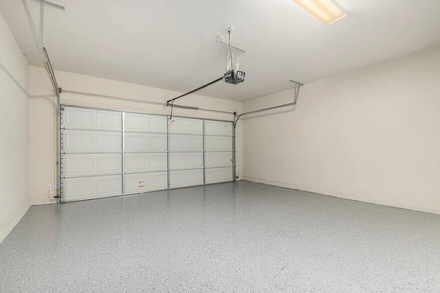 Building Photo - 16017 N 19th Dr