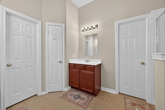 Building Photo - 12731 Heather Landing Ln