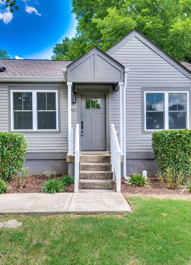 Building Photo - Awesome 3BE/2BA home in sought after East Nashville/Inglewood!!