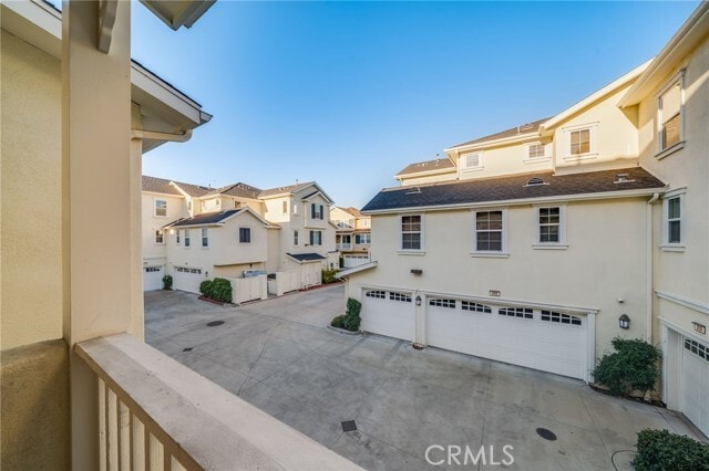 Building Photo - 814 Silk Tree