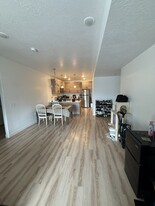Building Photo - 1121 W 250 S