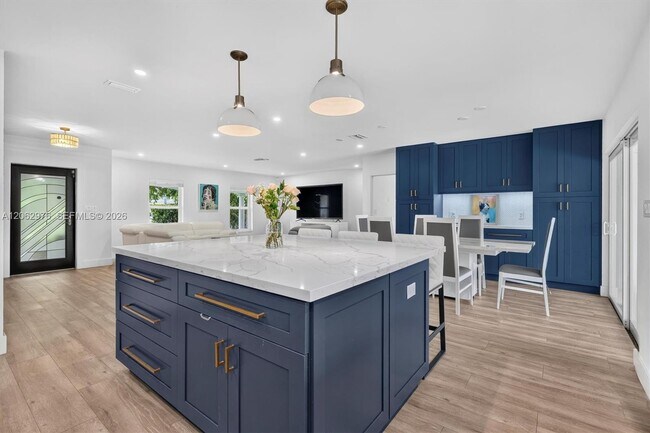 Building Photo - 16840 SW 87th Ave
