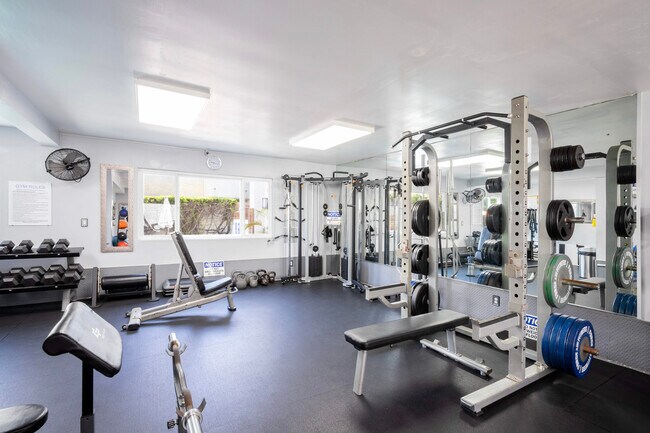 Building Photo - 2721 2nd St