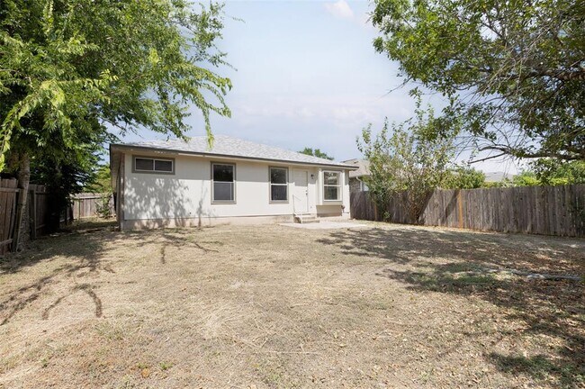 Building Photo - 1225 Tudor House Rd
