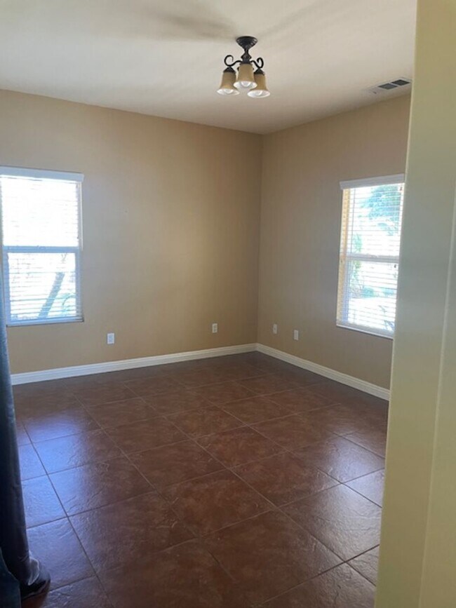 Building Photo - Wine Country awaits