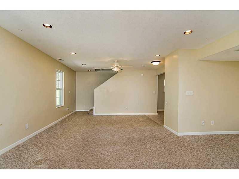 Building Photo - 3280 Lincoln Hill Rd