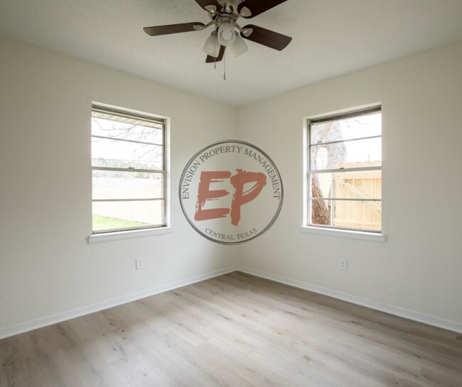 Building Photo - 117 Shirley Dr