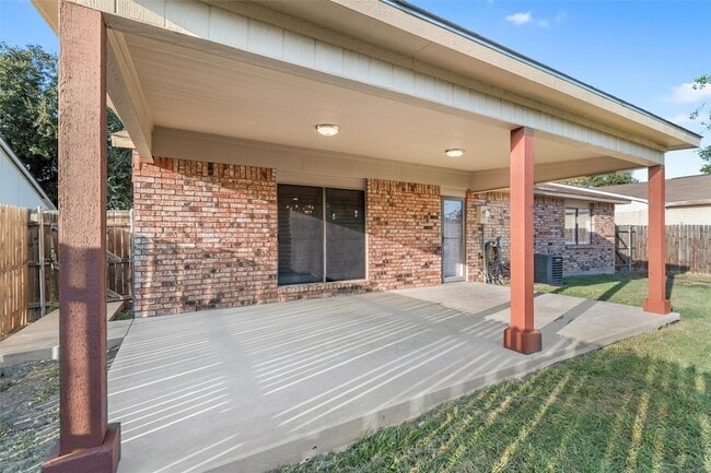 Building Photo - 5316 Yager Dr